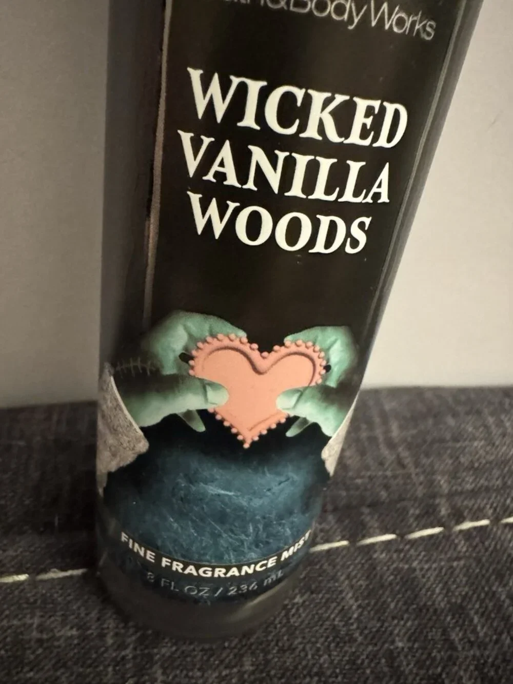 Bath & Body Works Wicked Vanilla Woods  Body Mist 8 fl oz C12